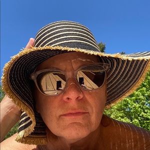 Meet your Posher, Denise